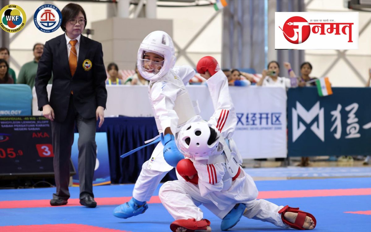 Raipur player Jasraj Singh won the first silver medal for India in the Asian Youth Karate Tournament held in China.