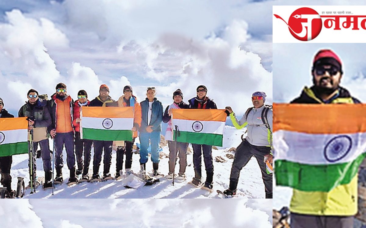 Mountaineer Rahul Gupta hoisted the tricolour on the top of Mount