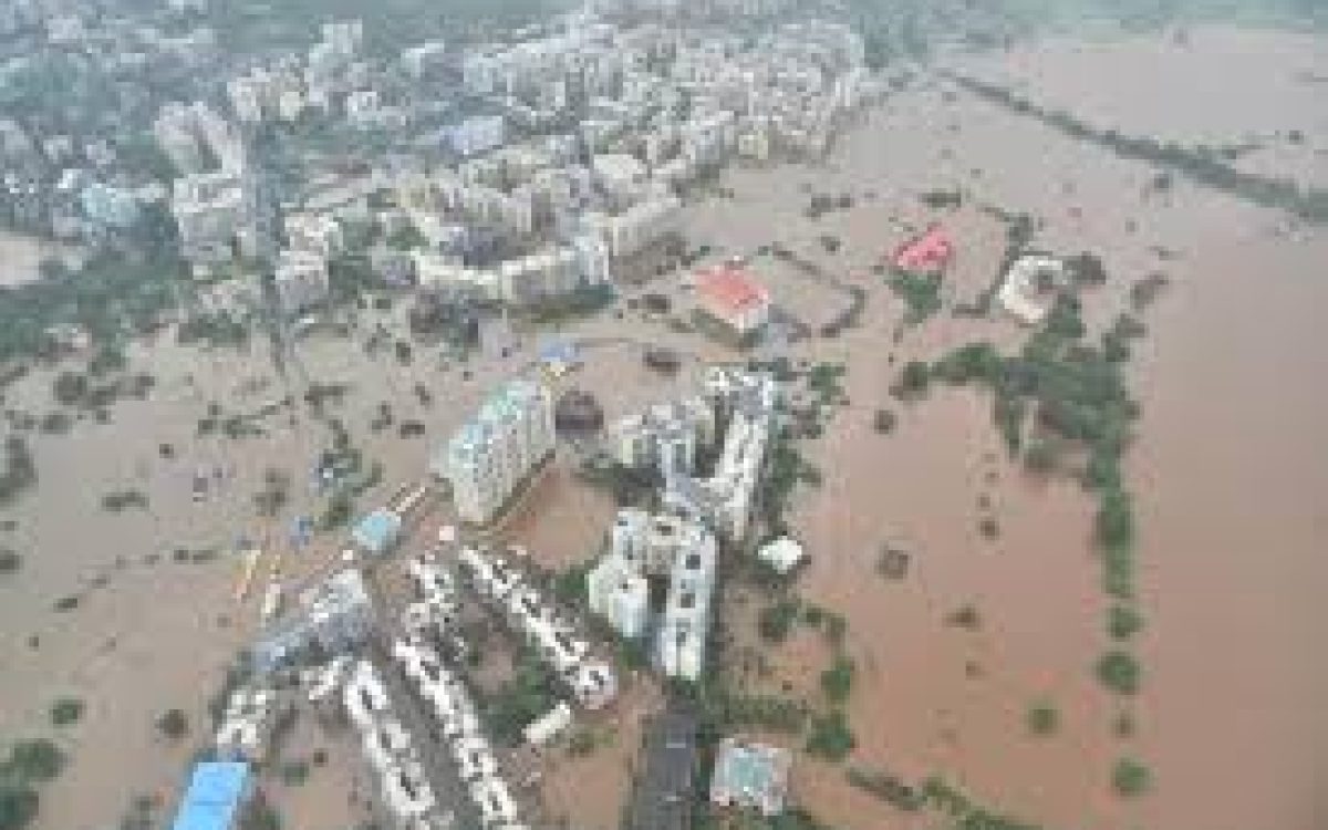 Mumbai Maharashtra Rain Live Updates: मुंबई, ठाणे समेत 4 जिलों में रेड अलर्ट जारी, पुणे में 4 लोगों की मौत! डिप्‍टी CM ने लिया जायजा